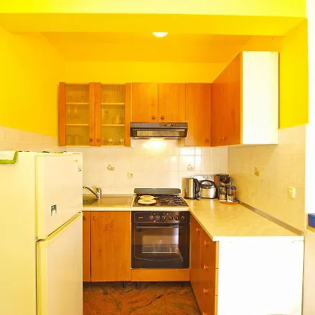 Alma 879 Apartament *